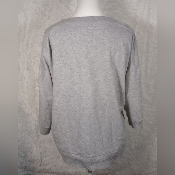 Simply Vera Vera Wang Sweatshirt With Embroidered Flower Details Women's Medium - Picture 3 of 4